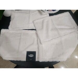 Set of 4 RARE HTF UGG‎ Polar Placemats Snow / White